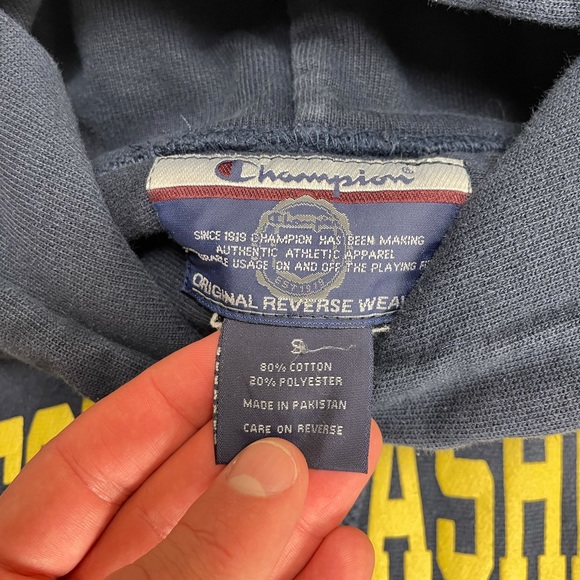 Vintage 2000s Champion George Washington University reverse weave sweatshirt - Picture 5 of 9